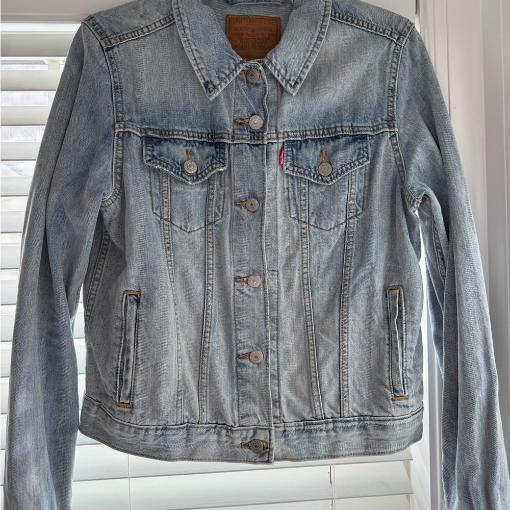 Levi's Faded Blue Cropped Denim Jacket